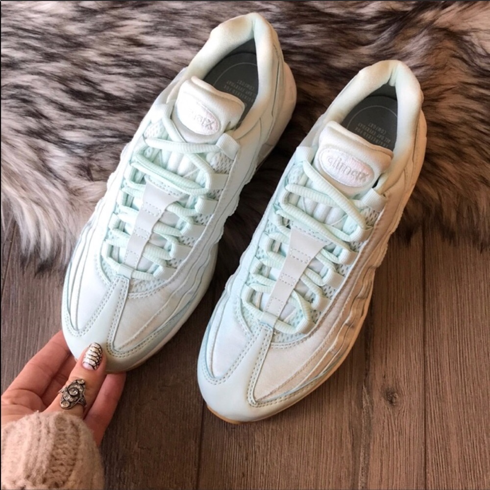 NWT🧚♀️Nike Air max 95 rare satin - Picture 7 of 8